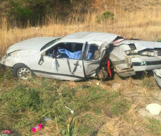 Familia de Apizaco se accidenta en Oaxaca, hay muertos y heridos